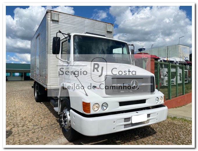 MERCEDES BENZ MB1318 2011