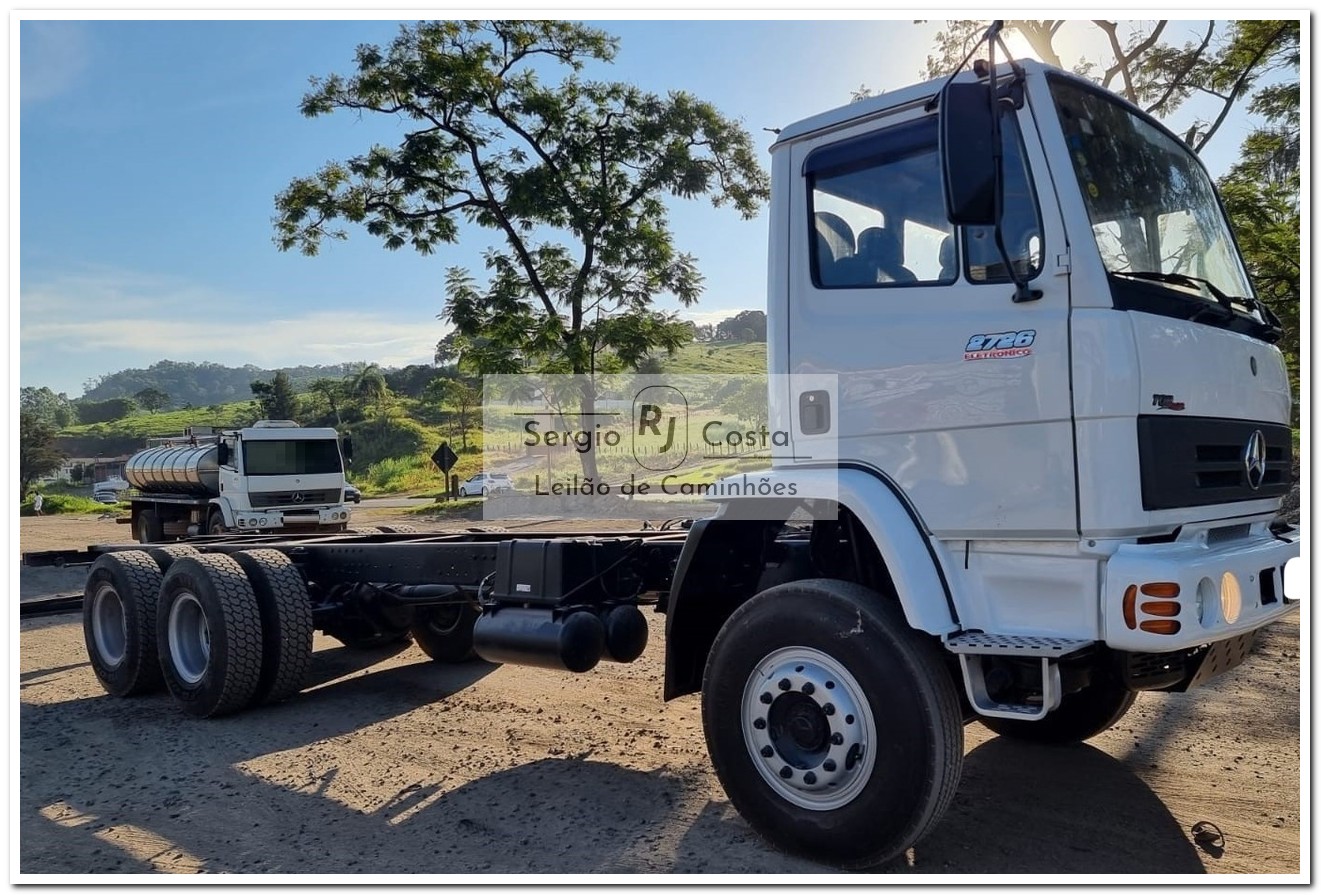 MERCEDES BENZ MB2726 2011