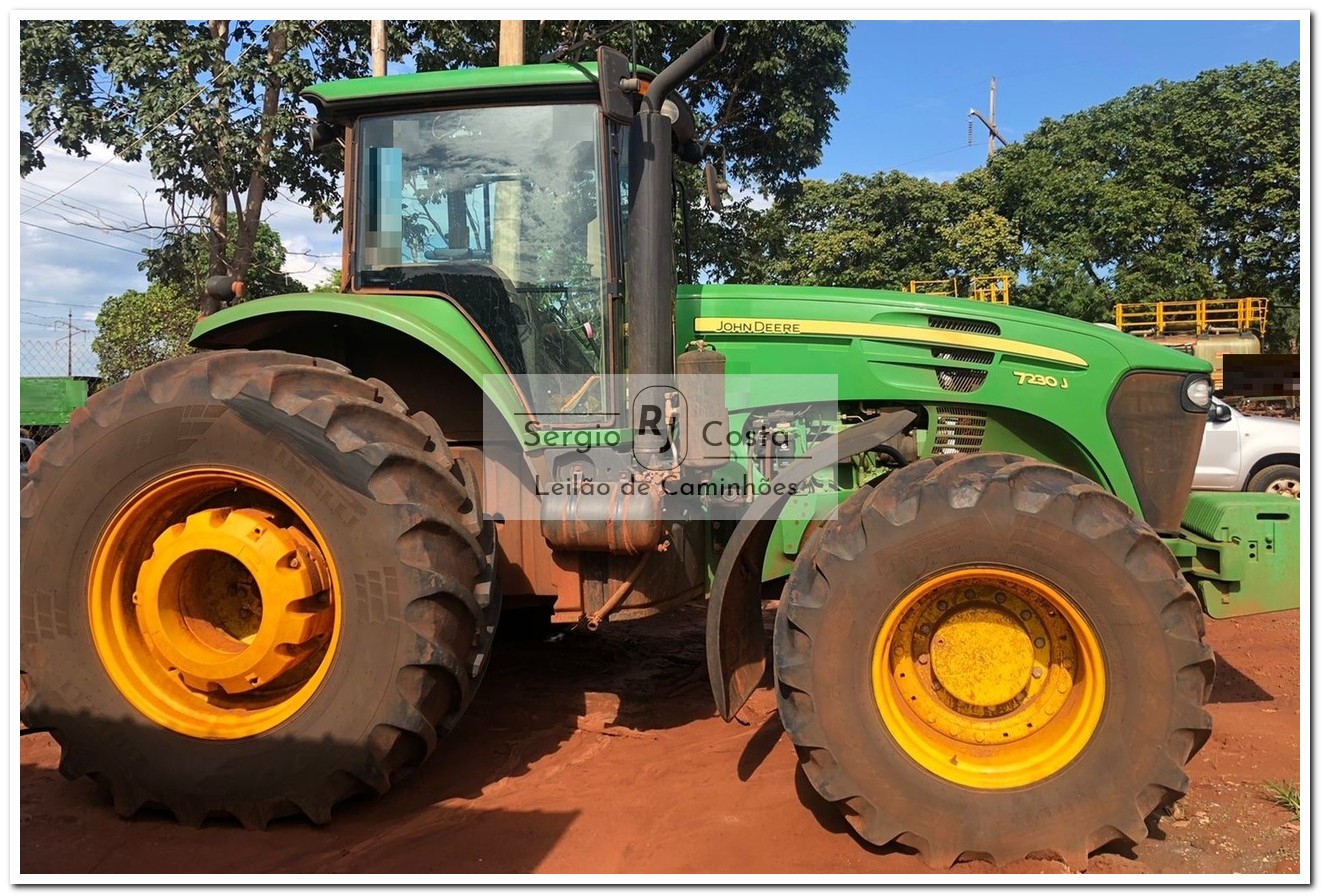 JOHN DEERE 7230J 2019