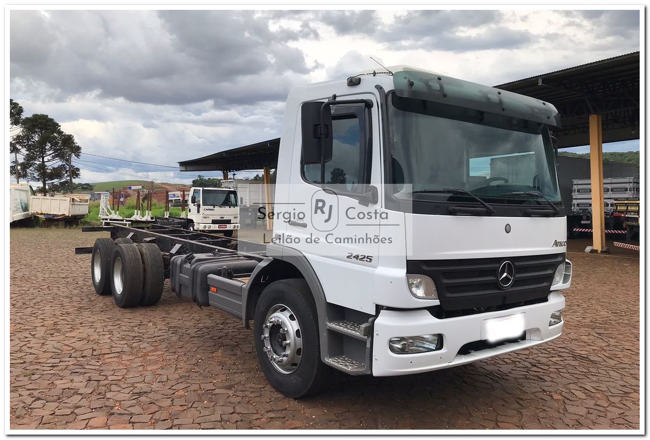 MERCEDES BENZ MB2425 2011