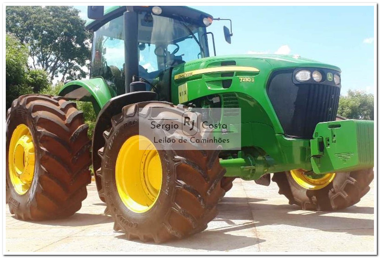 JOHN DEERE 7230J 2019