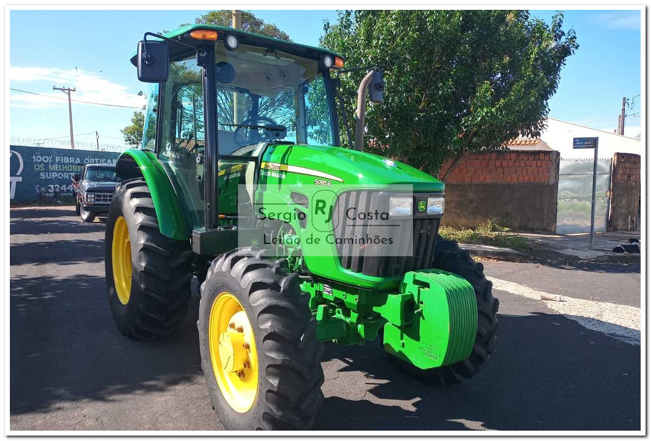 JOHN DEERE 5085E 2017